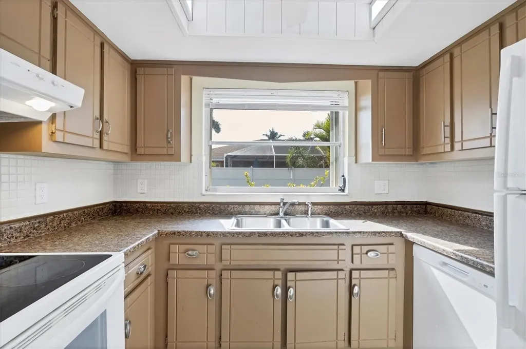 122 SE 41st Terrace Cape Coral FL 33904