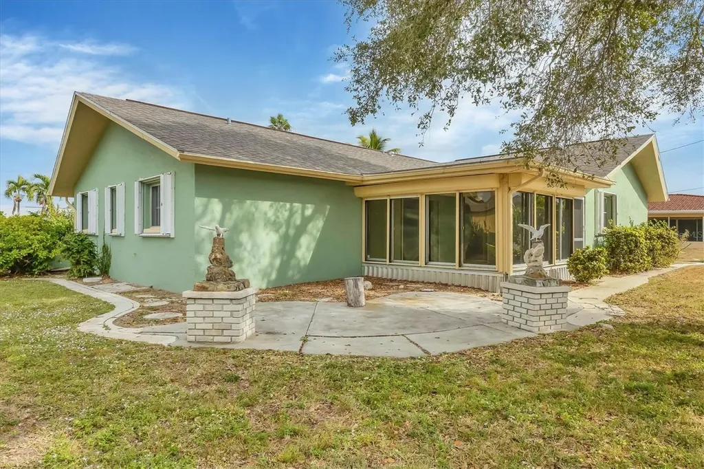 122 SE 41st Terrace Cape Coral FL 33904