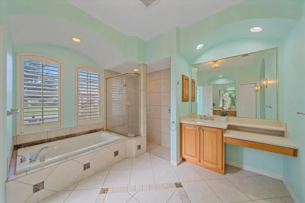 6619 Pinefeather Court Bradenton FL 34203