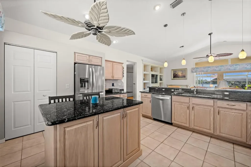 626 Cape Coral Parkway W Cape Coral FL 33914