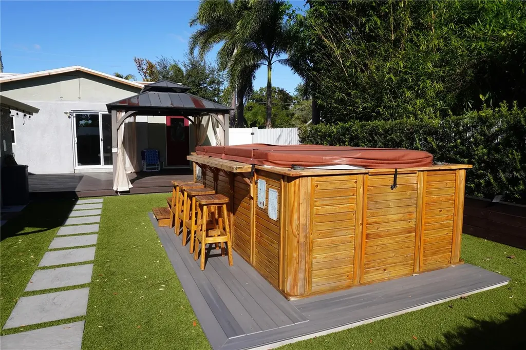 2436 Arapaho Street Sarasota FL 34231
