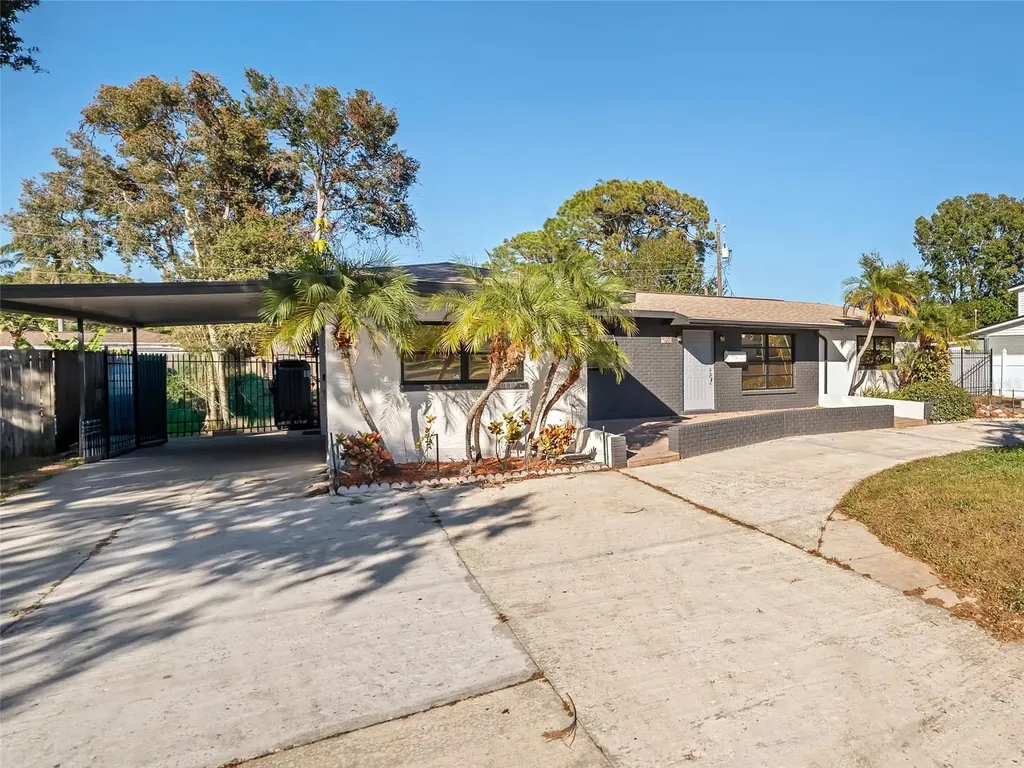 1899 66th Avenue N St Petersburg FL 33702