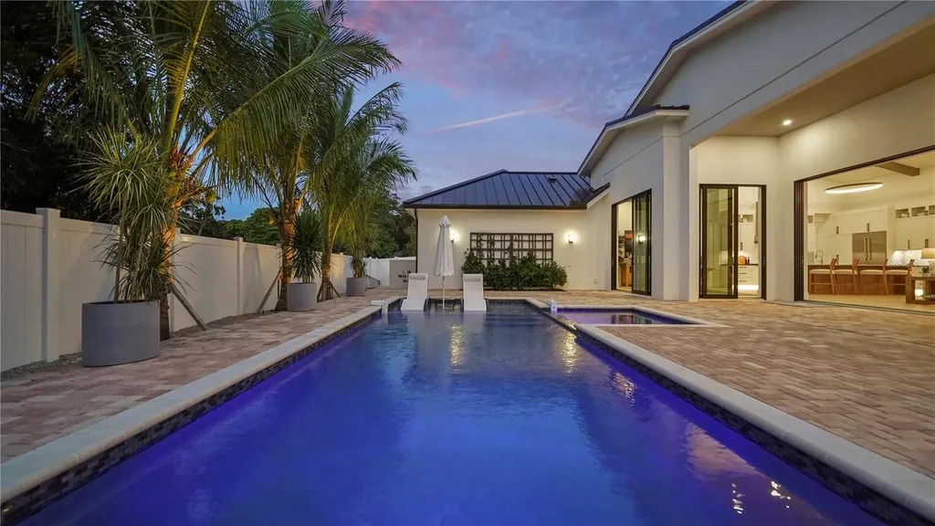 1915 Tulip Drive Sarasota FL 34239