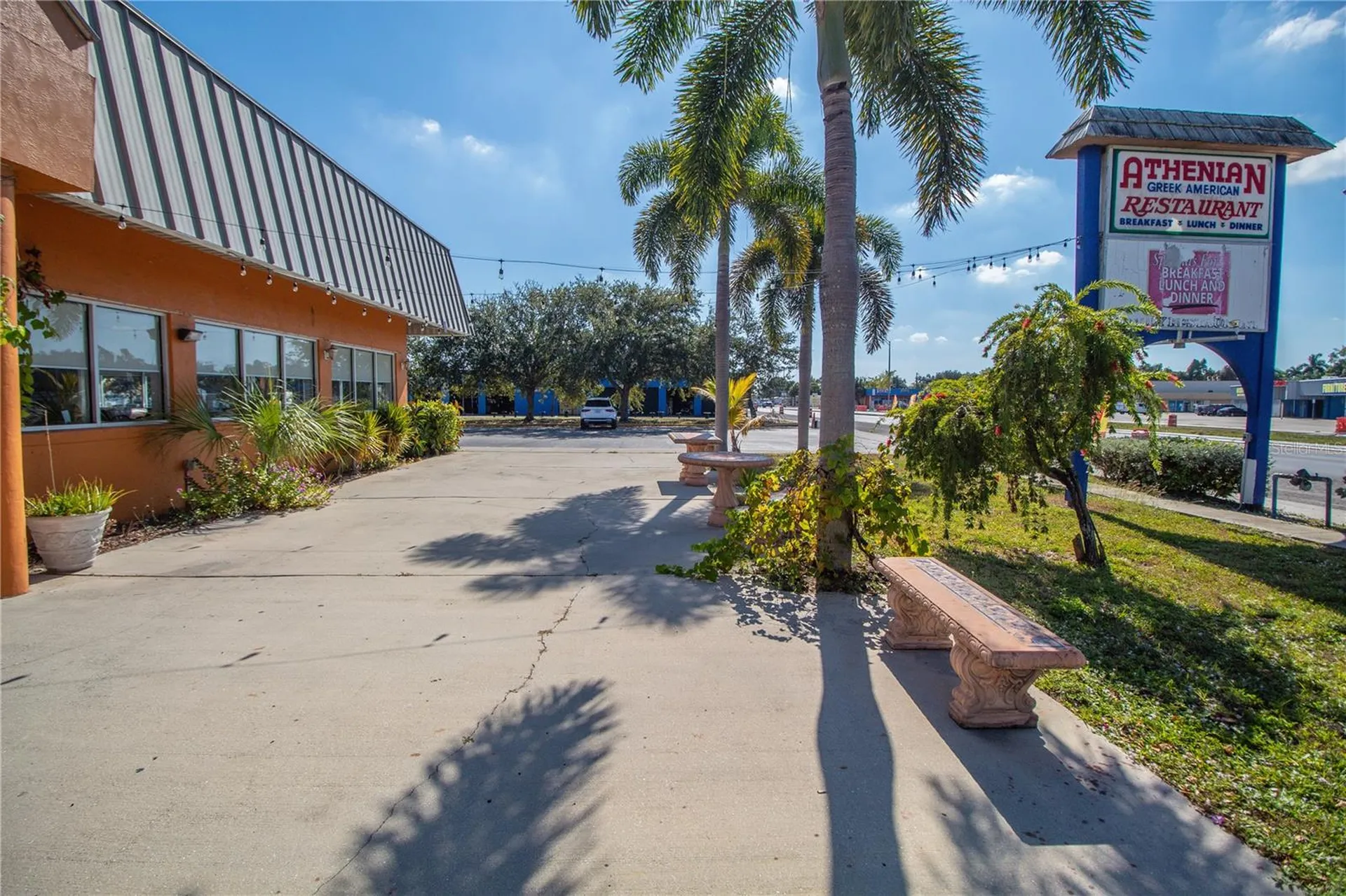 1130 N Tamiami Trail North Fort Myers FL 33903