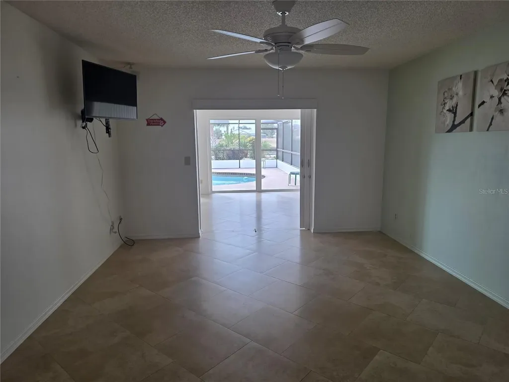 1924 New Bedford Drive Sun City Center FL 33573
