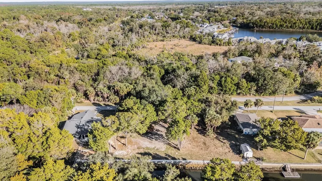 3924 N Apalachee Point Crystal River FL 34428