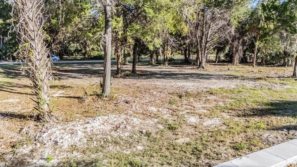 3924 N Apalachee Point Crystal River FL 34428