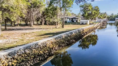 3924 N Apalachee Point Crystal River FL 34428