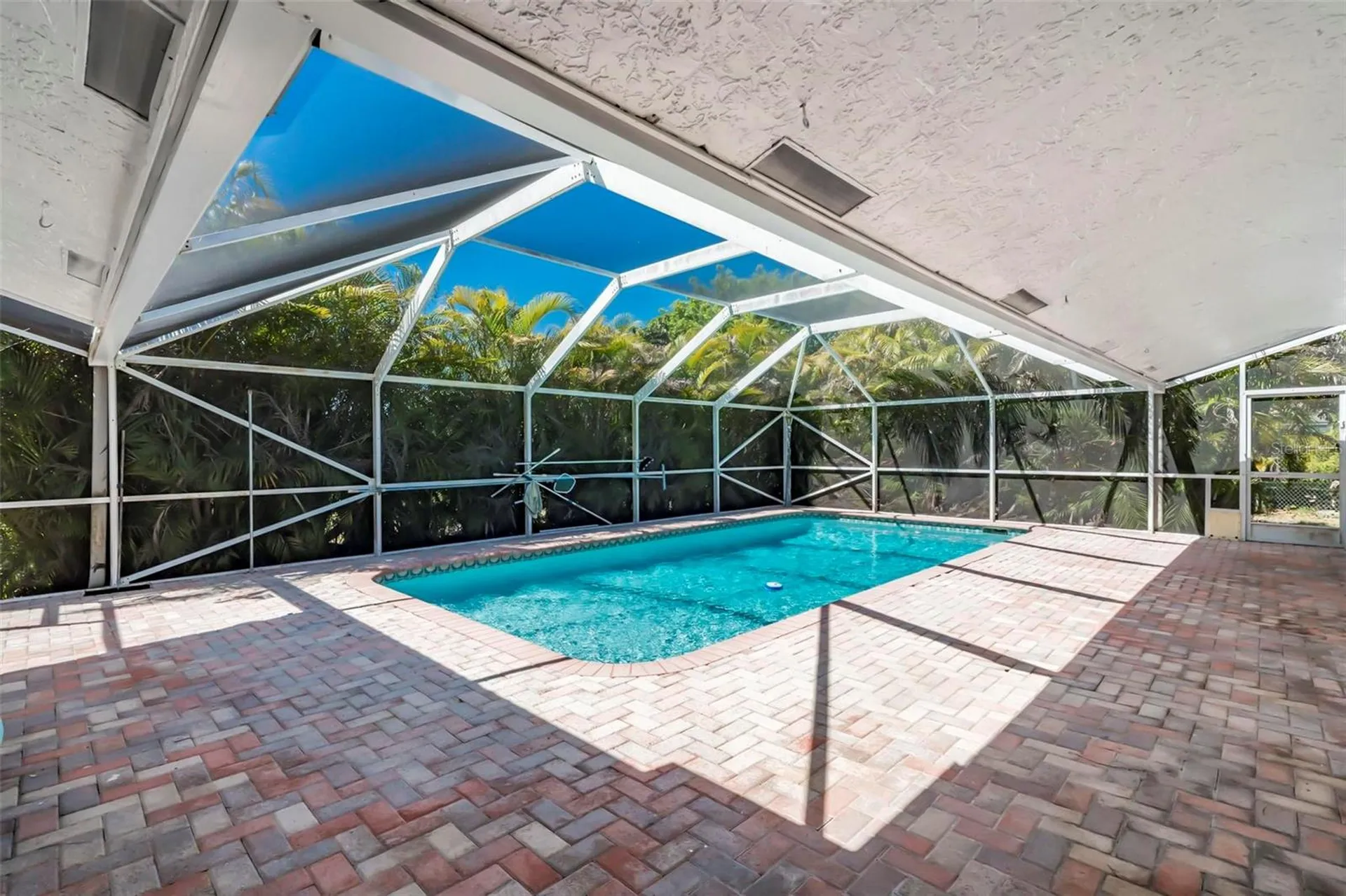 4250 NW 107th Avenue Coral Springs FL 33065