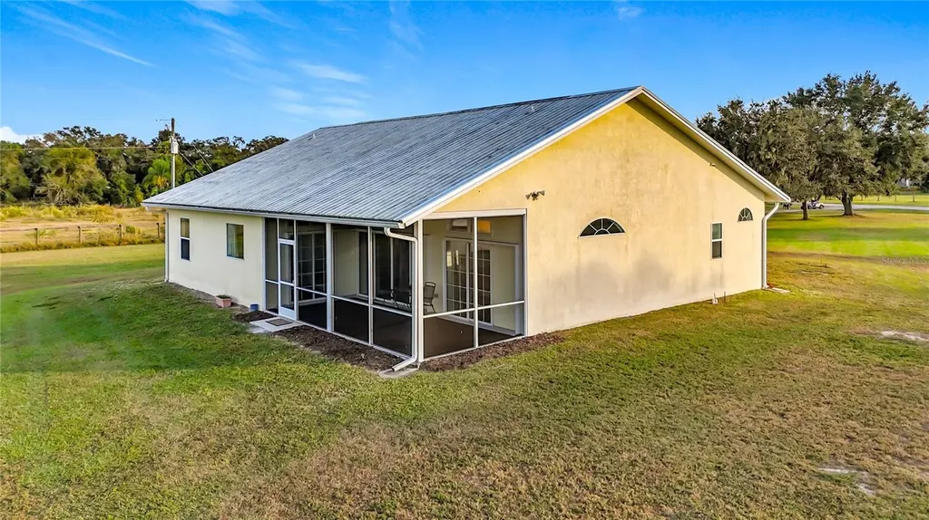 4353 Hidden River Road Sarasota FL 34240