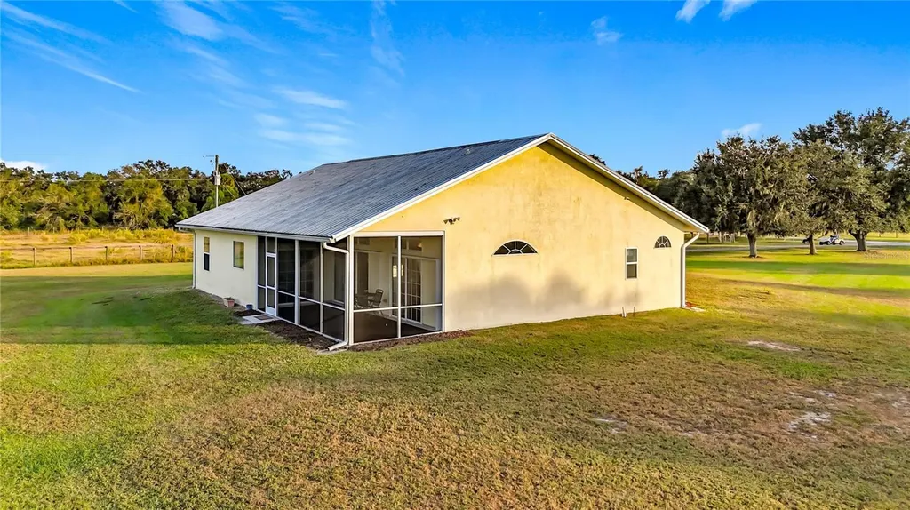 4353 Hidden River Road Sarasota FL 34240