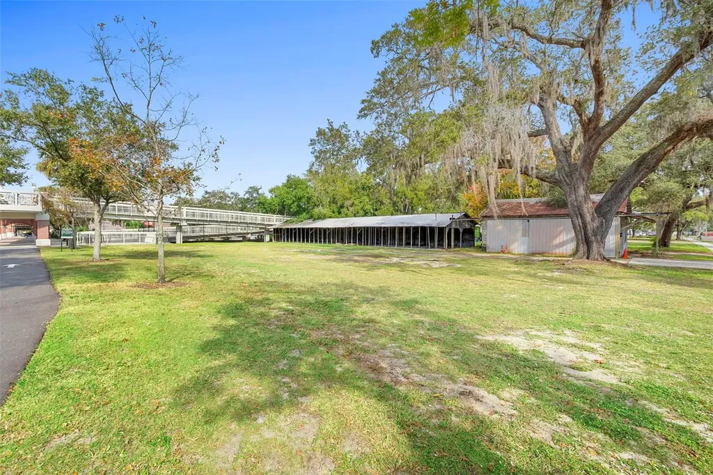 215 E 5th Street Apopka FL 32703
