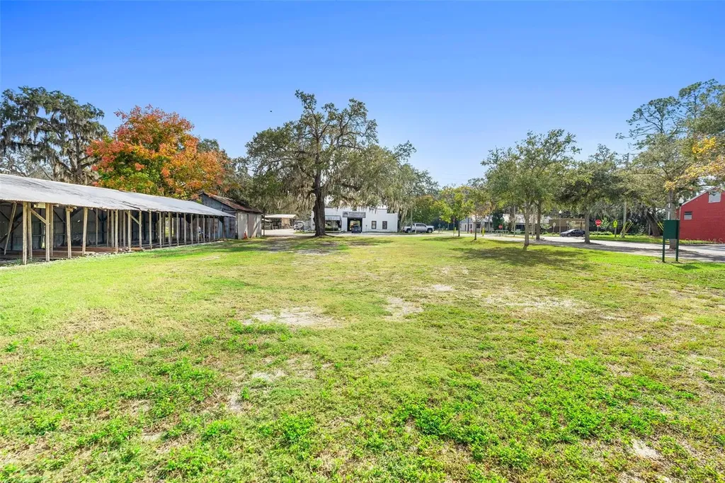 215 E 5th Street Apopka FL 32703