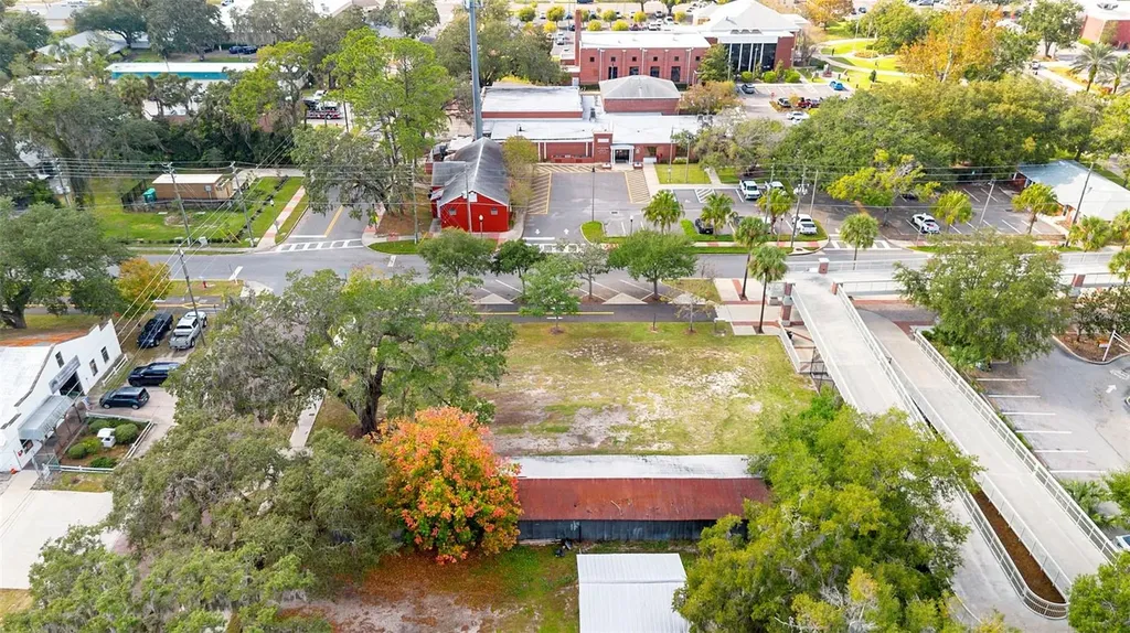 215 E 5th Street Apopka FL 32703