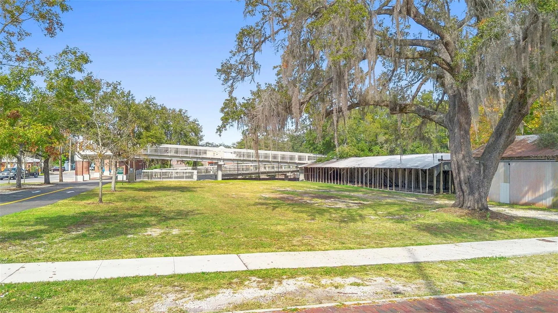 215 E 5th Street Apopka FL 32703