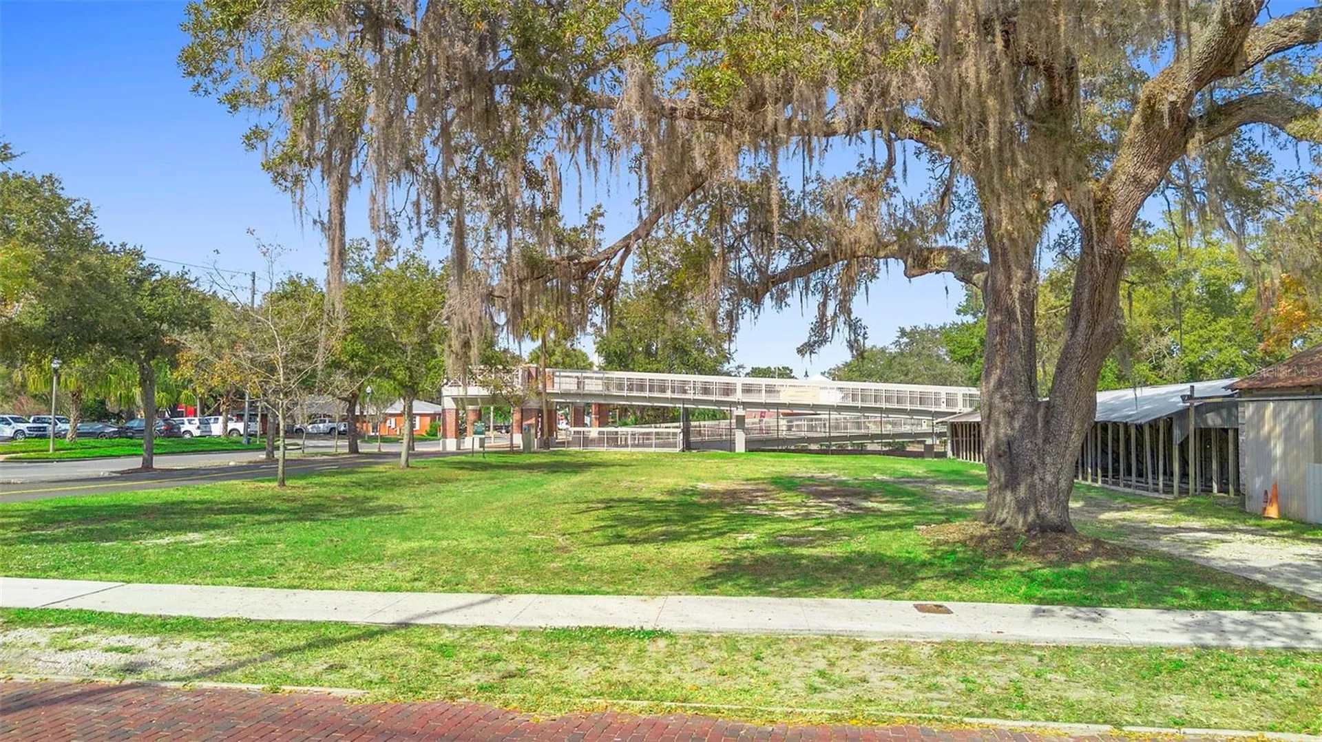215 E 5th Street Apopka FL 32703