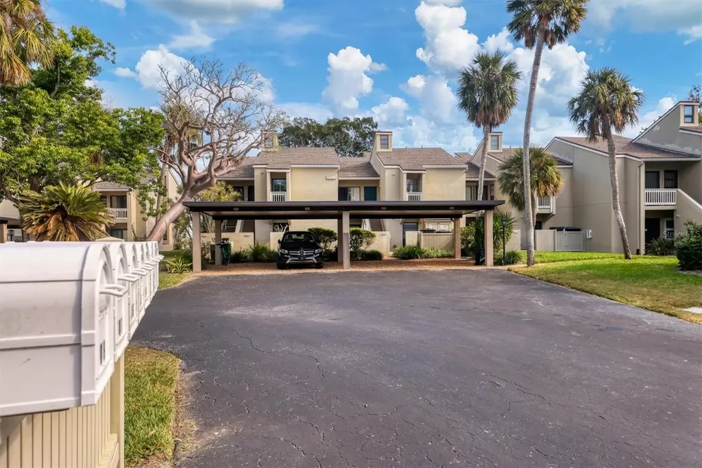 5270 Gulf Of Mexico Drive Longboat Key FL 34228