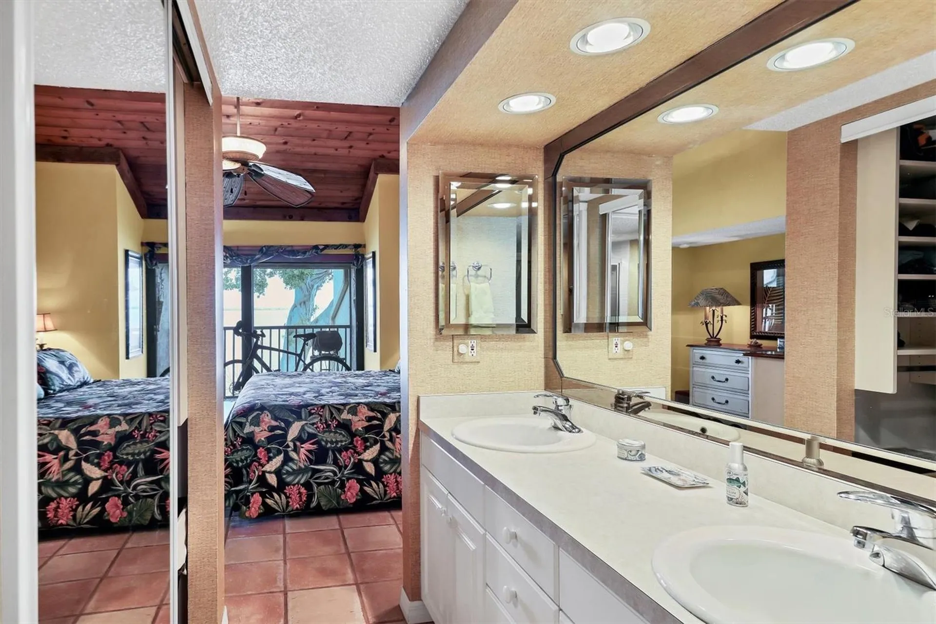 5270 Gulf Of Mexico Drive Longboat Key FL 34228