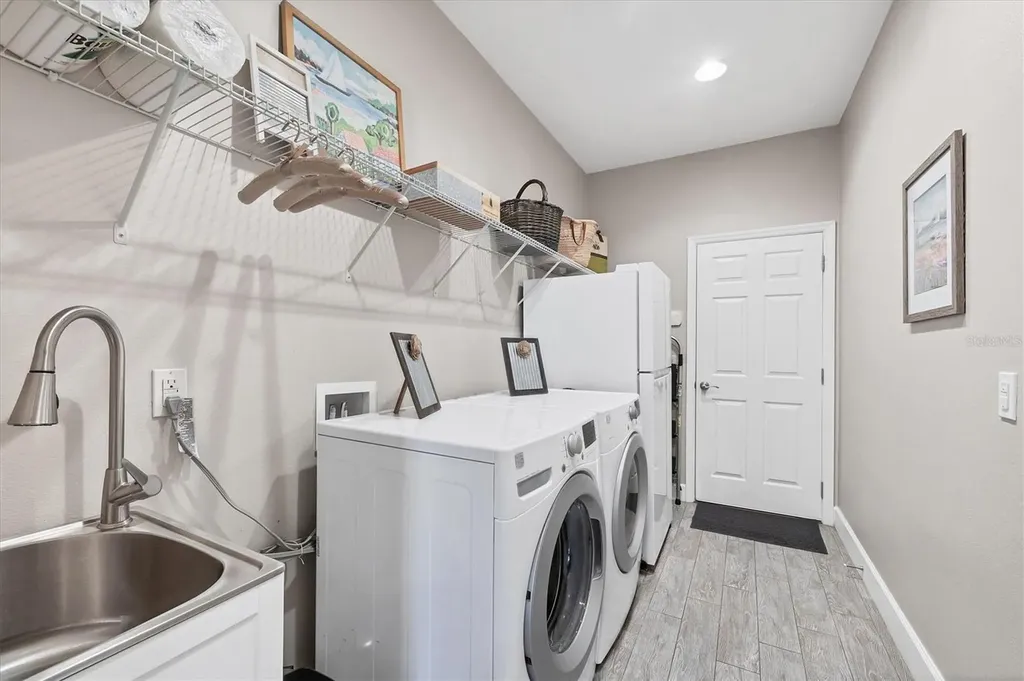 6347 Anise Drive Sarasota FL 34238
