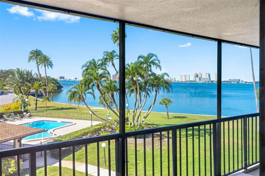 100 Oakmont Lane Belleair FL 33756