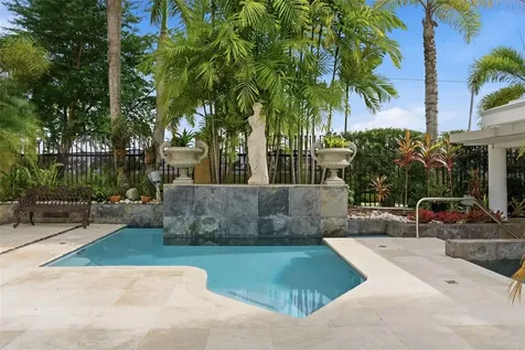 4 Paseo Las Palmas Dorado PR 00646