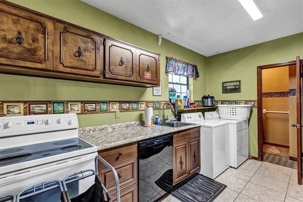 38922 Ella Drive Lady Lake FL 32159