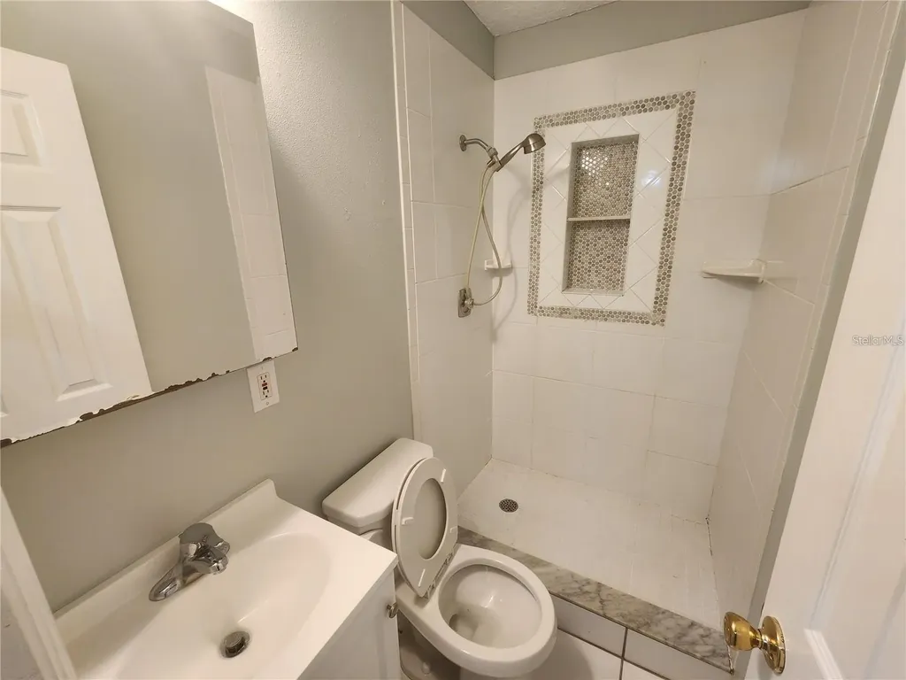 109 21st Street NE Bradenton FL 34208