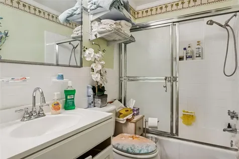 305 N Lauber Way Tampa FL 33609