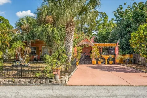 305 N Lauber Way Tampa FL 33609