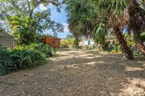 305 N Lauber Way Tampa FL 33609
