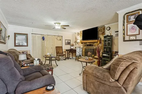 305 N Lauber Way Tampa FL 33609