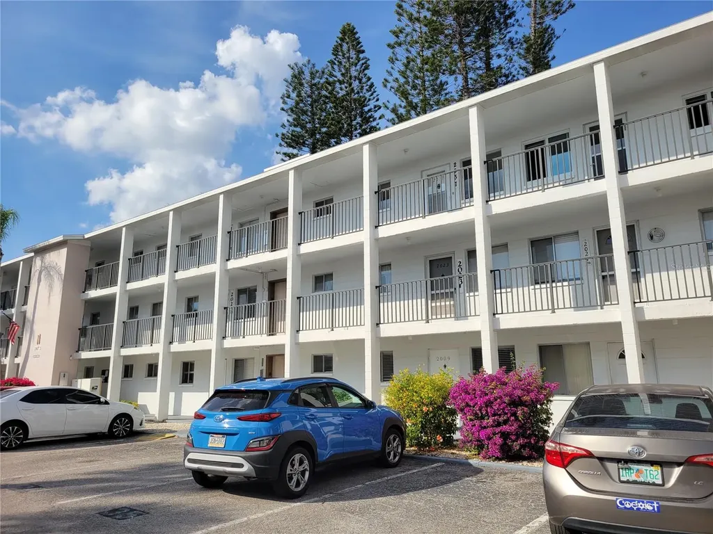 2009 Canal Drive Bradenton FL 34207
