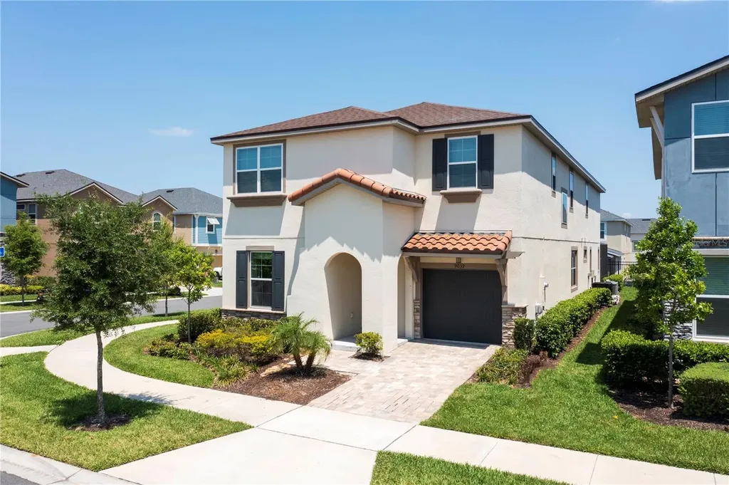 9039 Pelican Cove Trace Kissimmee FL 34747
