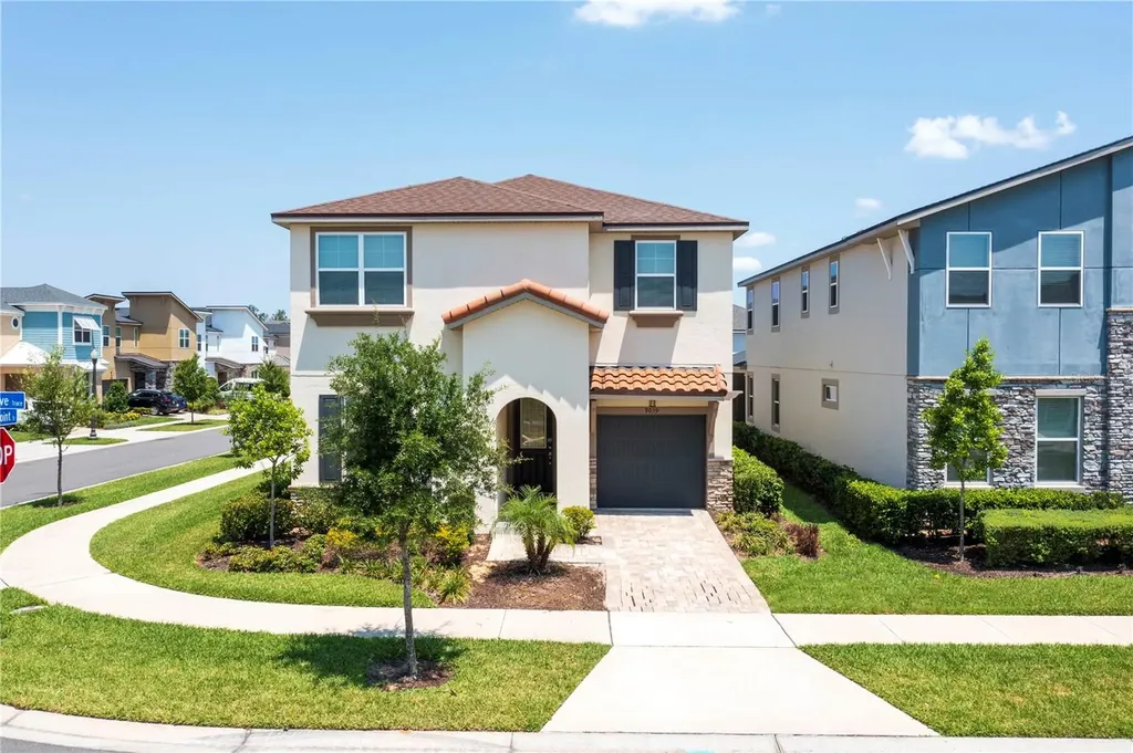 9039 Pelican Cove Trace Kissimmee FL 34747