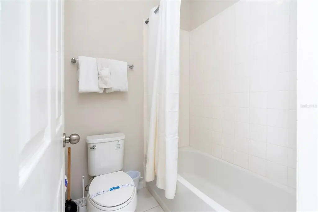 9039 Pelican Cove Trace Kissimmee FL 34747