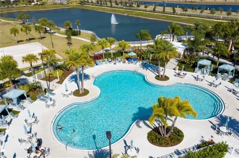 9039 Pelican Cove Trace Kissimmee FL 34747