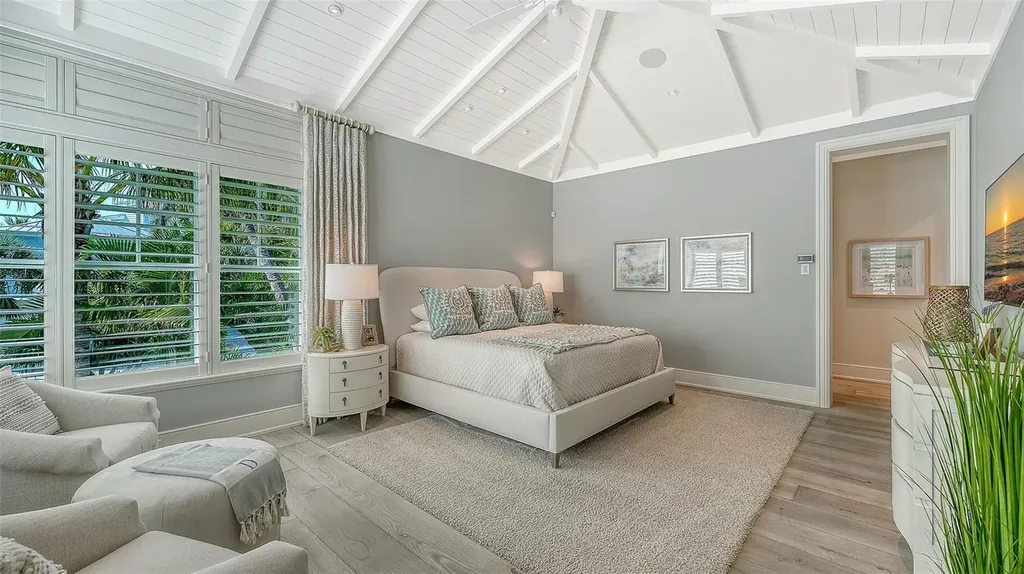 5005 Gulf Of Mexico Drive Longboat Key FL 34228
