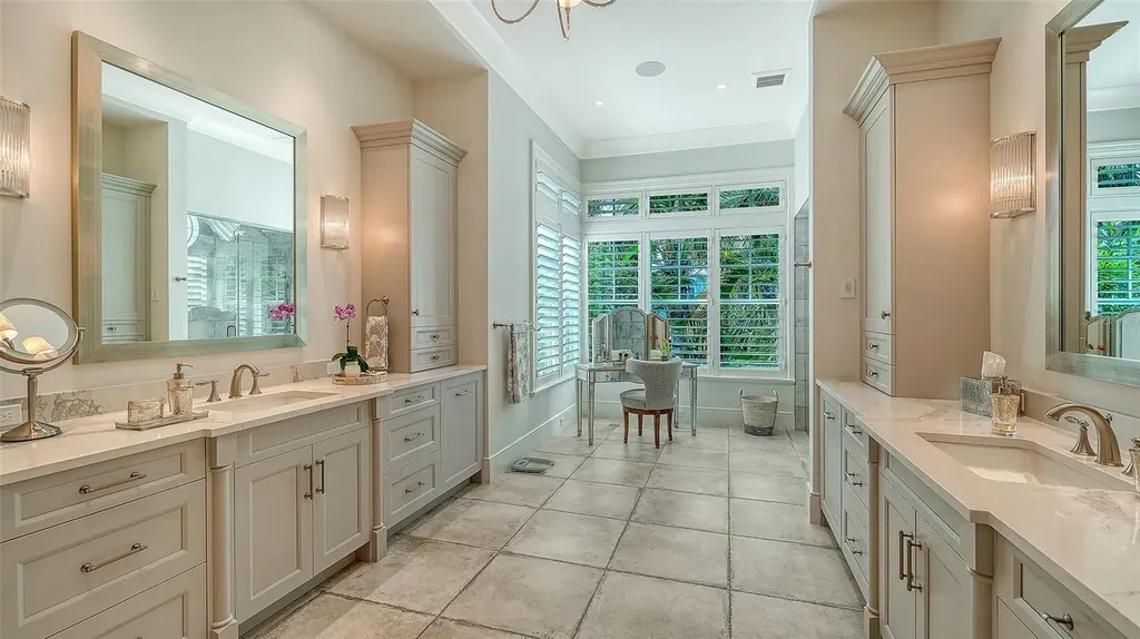 5005 Gulf Of Mexico Drive Longboat Key FL 34228