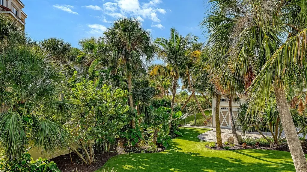 5005 Gulf Of Mexico Drive Longboat Key FL 34228