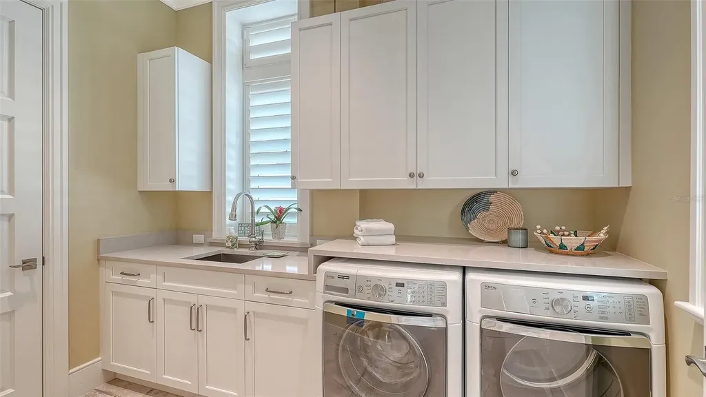 5005 Gulf Of Mexico Drive Longboat Key FL 34228