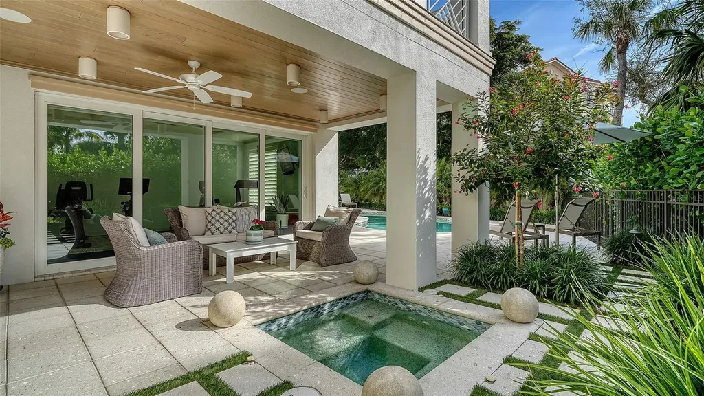5005 Gulf Of Mexico Drive Longboat Key FL 34228