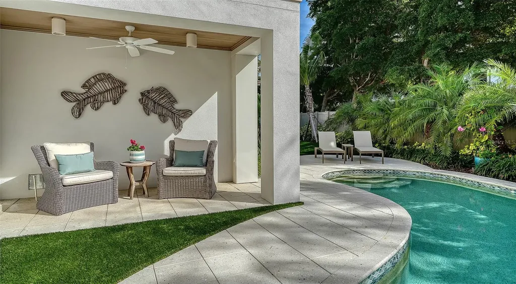 5005 Gulf Of Mexico Drive Longboat Key FL 34228