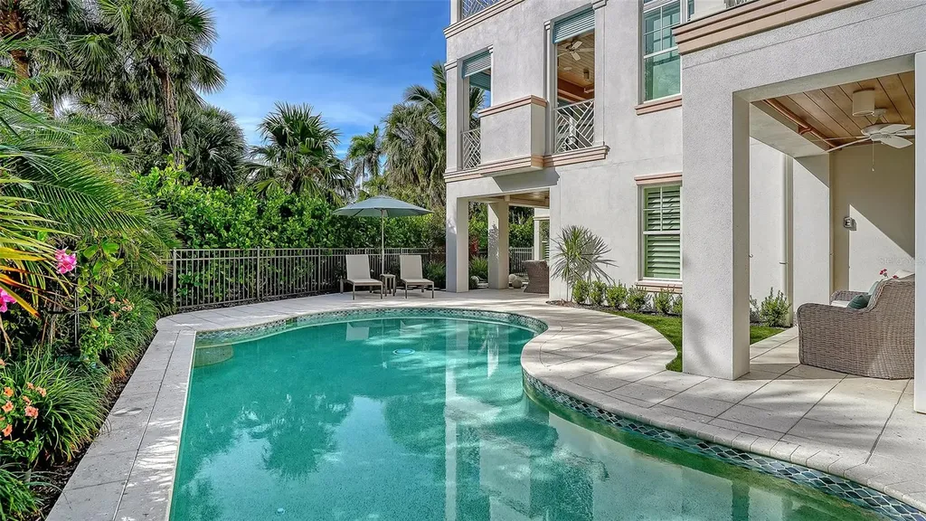 5005 Gulf Of Mexico Drive Longboat Key FL 34228