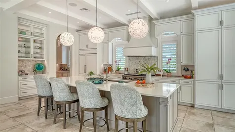 5005 Gulf Of Mexico Drive Longboat Key FL 34228