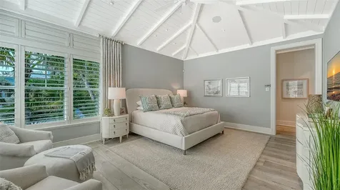 5005 Gulf Of Mexico Drive Longboat Key FL 34228