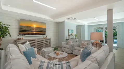 5005 Gulf Of Mexico Drive Longboat Key FL 34228