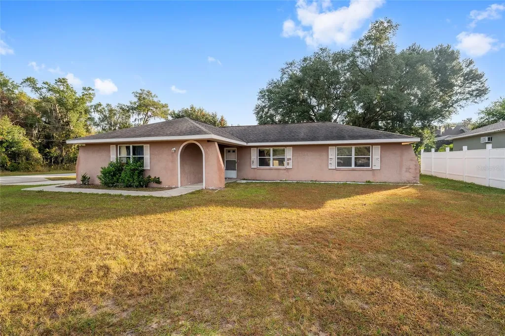301 Woodland Trail Lady Lake FL 32159