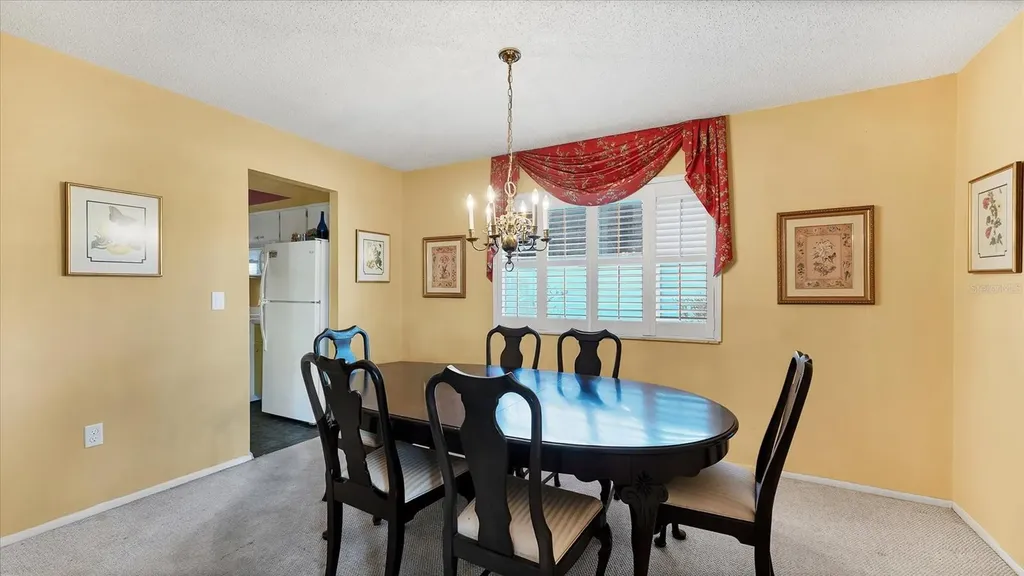3823 Glen Oaks Drive E Sarasota FL 34232