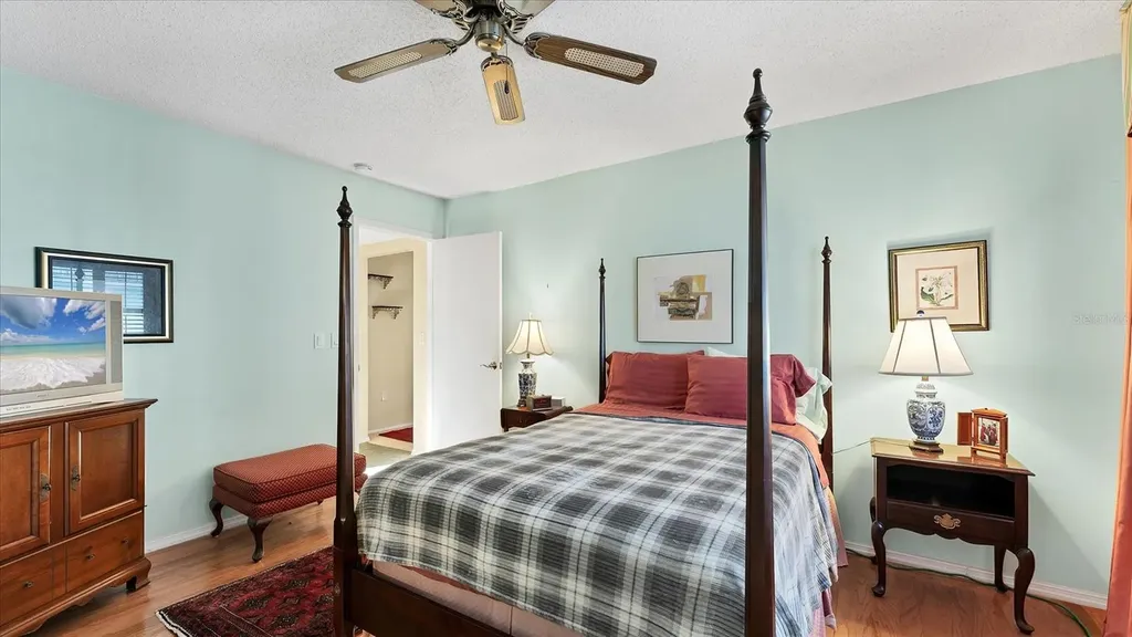 3823 Glen Oaks Drive E Sarasota FL 34232