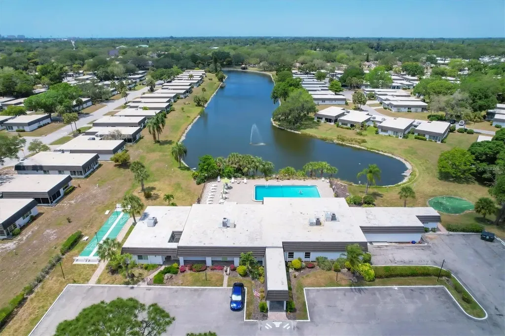 3823 Glen Oaks Drive E Sarasota FL 34232